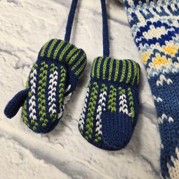 3D Knit Christmas Stocking Penguin Blue Fair Isle Mittens Pom Poms - Picture 4 of 13